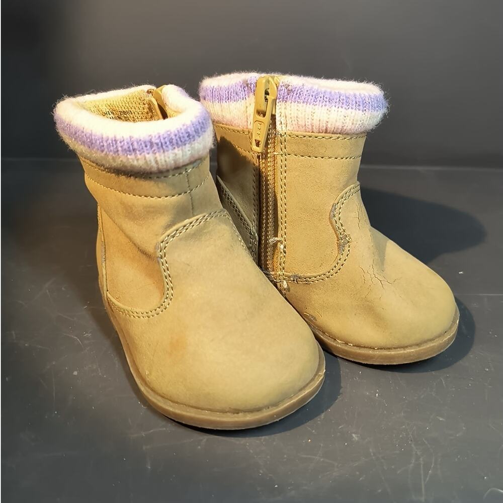 1446.  Baby Boots Size 2 Faded Glory
